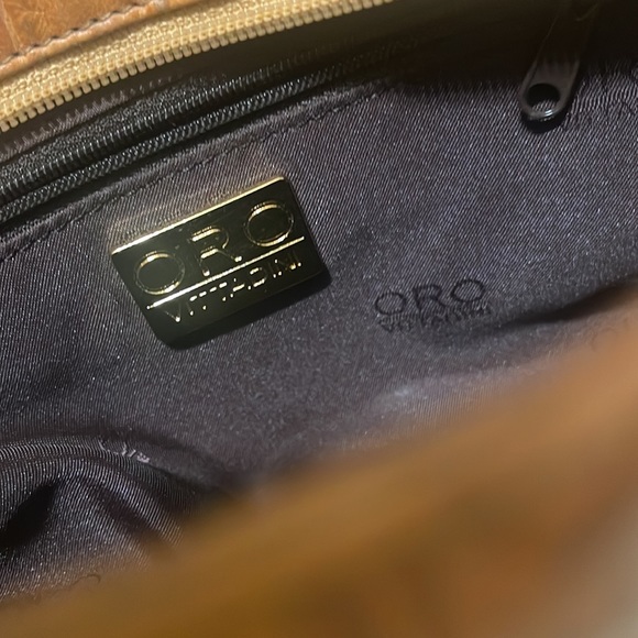 Oro Vittadini burnt orange embossed crocodile cross shoulder bag - Picture 7 of 8